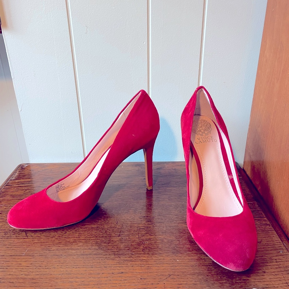Vince Camuto VO-Bellinda 2- Sz 8 Crimson Suede Pumps.